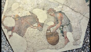 Vestry Vistas: Scenes of Daily Life in Byzantine Vestries